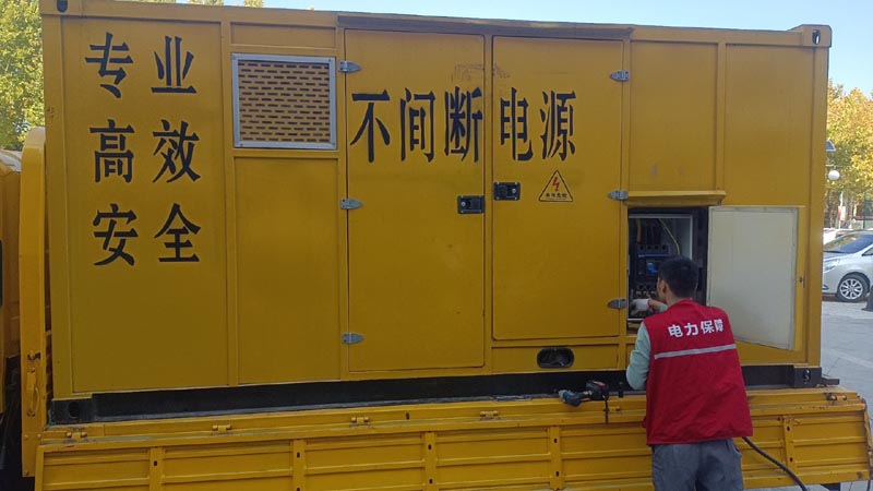 汉阳柴油发电机组和UPS电源配合使用时，如何避免切换过程中的电力中断？