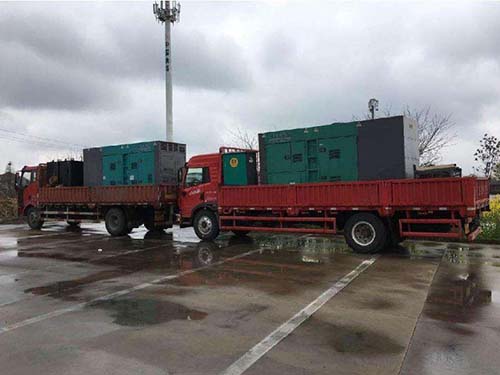 汉阳涂抹密封胶后，需要等待多长时间才能安装水冷式机油散热器密封件？